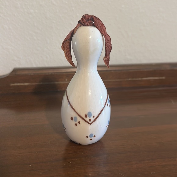 Vintage ceramic “Darn it” doll - Picture 2 of 3